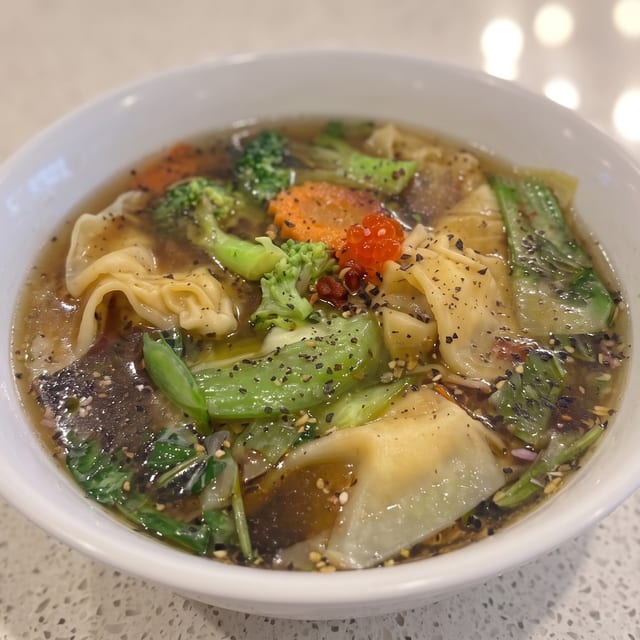46.Wonton With Egg Noodle.